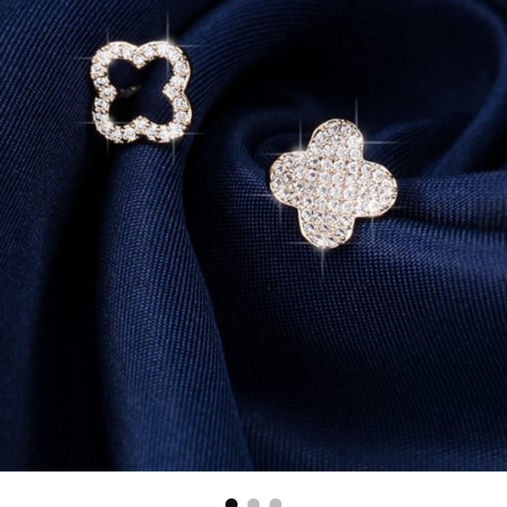 NWT Simplistic Asymmetric Clover Leaf Earrings